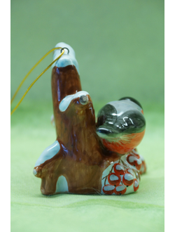 Снегирь на ветке - птицы России