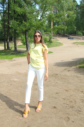 Футболка с воланами