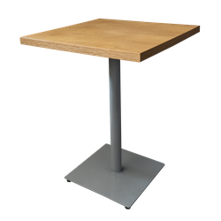 Квадратный стол с металлическим основанием и деревянной столешницей