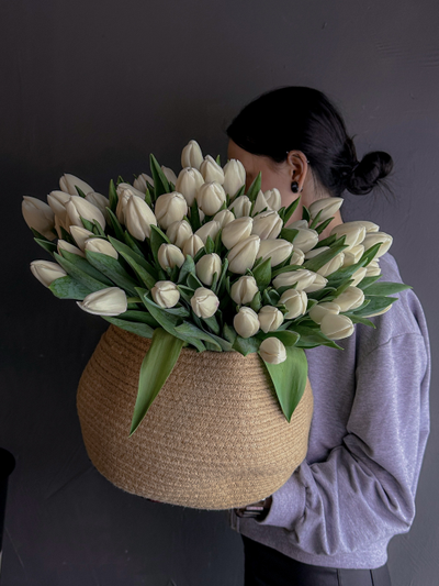 101 тюльпан большая корзина