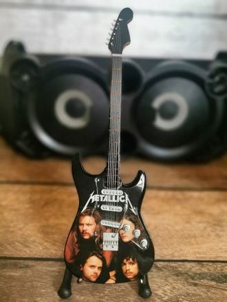 Модель № G7: гитара сувенирная на подставке &quot;Metallica&quot;
