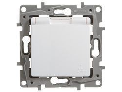 Розетка 2К+З, IP44, с крышкой - Etika - Legrand 672226 - винтовые клеммы, белая