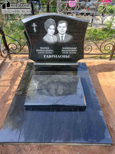 Гранитный памятник на двоих 387