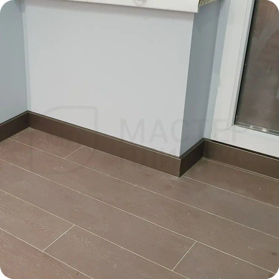 Изысканная отделка: монтаж Dollken Cubu Flex Life 80 в бронзе - это выбор для тех, кто ценит изысканную отделку и благородные материалы.