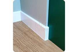 Элегантное решение: монтаж белого плинтуса Dollken Cubu Flex Life 100 - безупречный выбор для стильного интерьера.