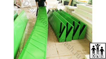 Скошенные маты для батутных центров