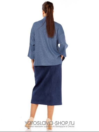 Женский 2-х предметный костюм, состоящий из трикотажной туники и юбки из замши