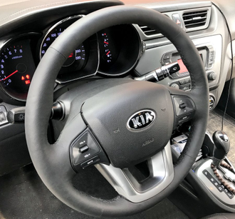 Кожаная накладка на руль Kia Rio III (UB) (2011-2015), черная