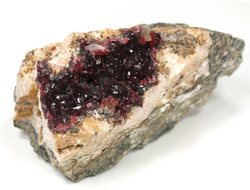 Эритрин, кристаллы на породе, коллекционный образец, Марокко (79*47*45 мм, 204 г) №28826