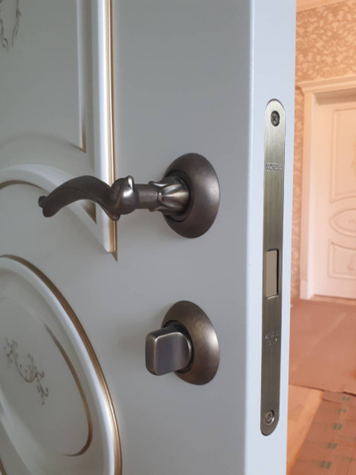 PORTE RICHI (Беларусь). АРБАТ, ПАОЛА (Л63), Ral 9010/ ПАТИНА ЗОЛОТО. ПОЛОТНО ГЛУХОЕ