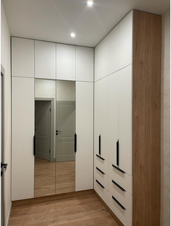 Шкаф угловой