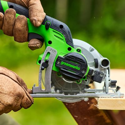 Циркулярная мини пила аккумуляторная Greenworks G24MCS 24V