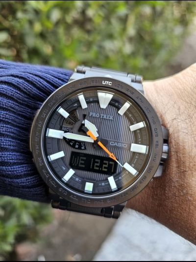 Часы Casio Pro Trek PRX-8000YT-1