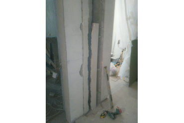 По месту светильник доводили опытные мастера и электрики монтировали электрику.