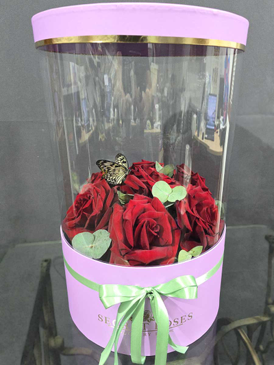 Букет французских роз с бабочкой №135