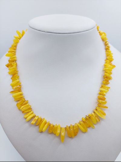 Бусы из белого натурального янтаря