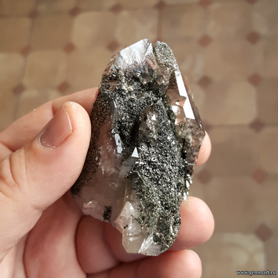 Кварц с хлоритом. Россия. 65*55*45мм