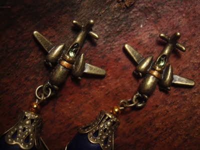 Благотворительность. Серьги "Ветер крепчает" с самолётиками