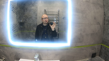 зеркало с подсветкой в ванне