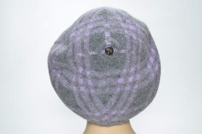 Вязаный фиолетовый берет из шерсти альпака