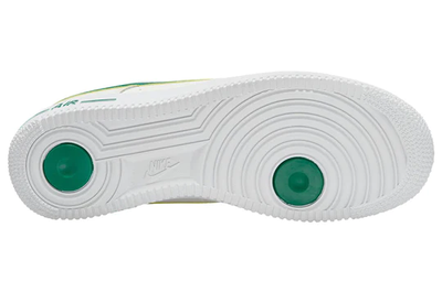 Классические аир форсы для повседневки Кроссовки Nike Air Force 1 07 Sail Malachite DQ7658-101