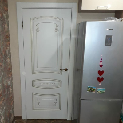 СОНАТА ГРЕЙС В2. БЕЛАЯ ЭМАЛЬ/ ПАТИНА БЕЛОЕ ЗОЛОТО. ПОЛОТНО  ГЛУХОЕ