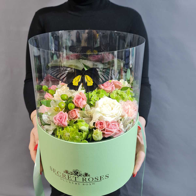 Букет в коробке с бабочкой №112