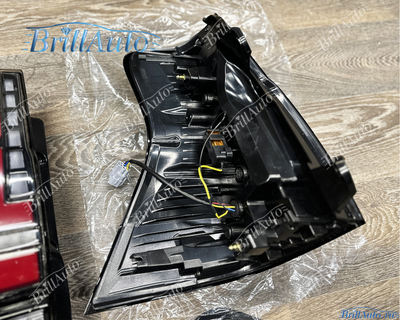 Стопы Toyota Land Cruiser Prado 150 2009-2024 с анимацией красно-черные