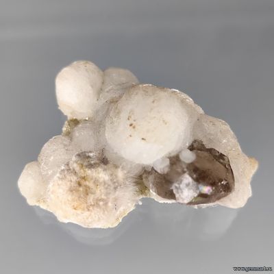 Стильбит, кальцит, окенит. Индия. 50*40*20мм