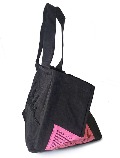 (АРТИКУЛ: 9850/2) СУМКА БОЛЬШАЯ, ТЕКСТИЛЬ, ЧЕРНАЯ С РОЗОВОЙ АППЛИКАЦИЕЙ, С РУЧКАМИ ЧЕРЕЗ ПЛЕЧО