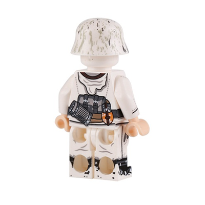 Немецкий стрелок в зимнем камуфляже