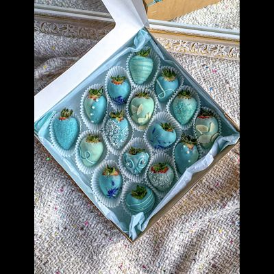 Коробочка с клубникой тиффани