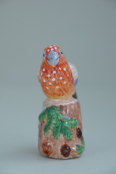 Клёст - птички на дереве