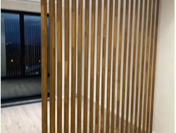 Реечная перегородка из дуба