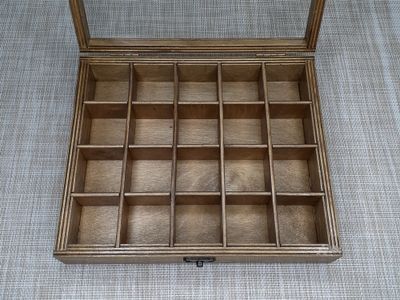 Коробка 20 ячеек, для коллекции камней и минералов