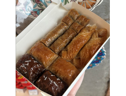 Набор пахлавы с грецким орехом 12 шт