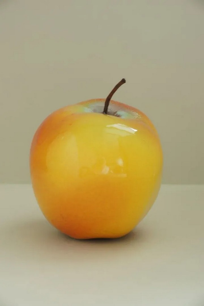 Румяное яблоко (жёлтое)