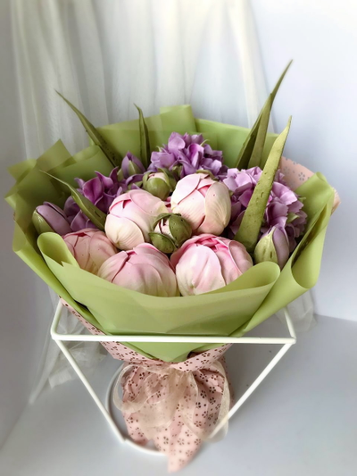 Букет пионов и гортензий из зефира