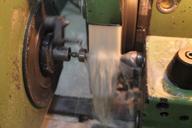 Шлифование плунжера в окончательный размер на станке STUDER-S30