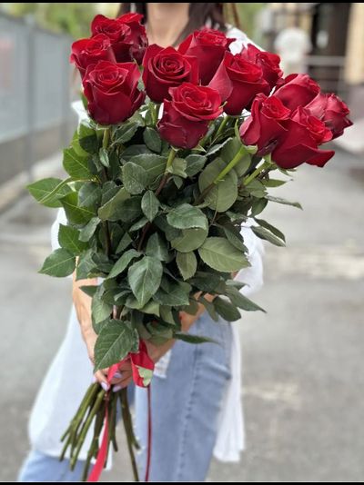 15 эквадорских роз 80 см (цвет на выбор)