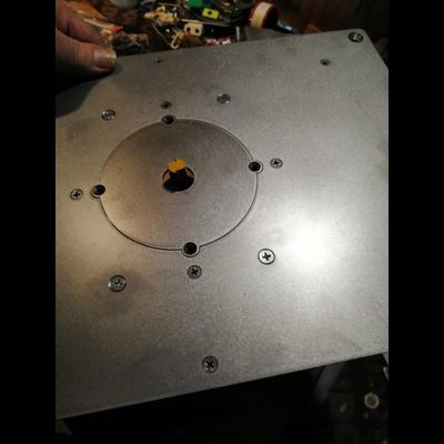 Пластина под ВИХРЬ ФМ-1900 (V1 старая версия) для установки фрезера в стол 350*250 мм.