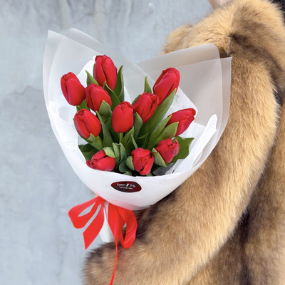 Букет из 11 красных тюльпанов