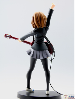 Фигурка Юи Хирасава (Hirasawa Yui Winter Uniform ver.)
