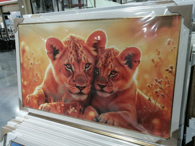 картина в раме 60х100 см Львица и львенок