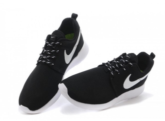 All black roshe run on sale