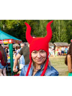 Шапка Малефисента красная