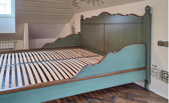 Кровать с боковинами, в стиле прованс.