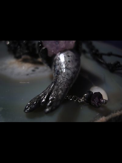 "Сияющий Тюлень Пака", волшебное колье с аметистами (северная коллекция украшений)