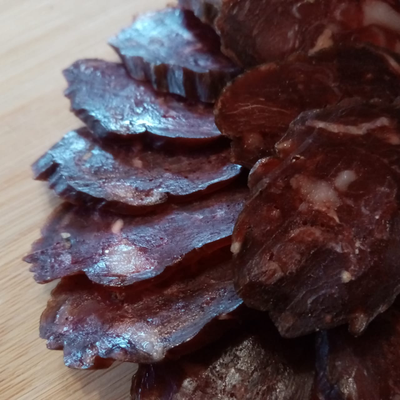 Колбаса можжевеловая говяжья сыровяленая натуральная | ферма СытникЪ