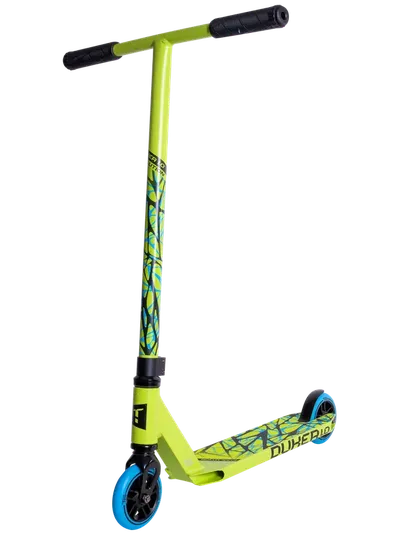 “Трюковой самокат Tech Team Duker 1.0 в неоново-зеленом цвете.”